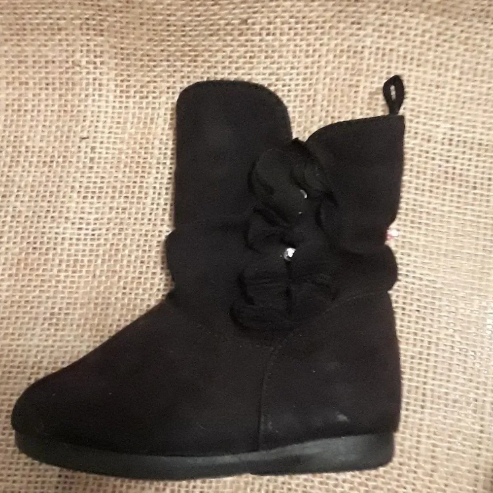 8 for $20 Size 4 Healthtex Black Girls Boots